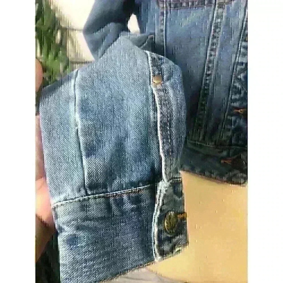 Free People Denim Jean Jacket Size XS Medium Wash Button Up Long Sleeve Collared - Picture 4 of 11